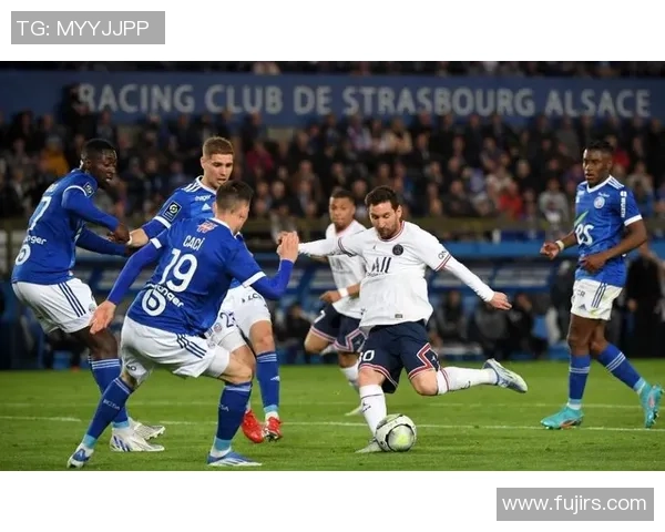 巴黎圣日耳曼大胜切尔西帽子戏法引发全场狂欢精彩回顾与分析